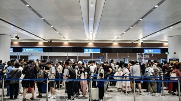 大兴机场港口今年度进出境东说念主数已冲突400万！